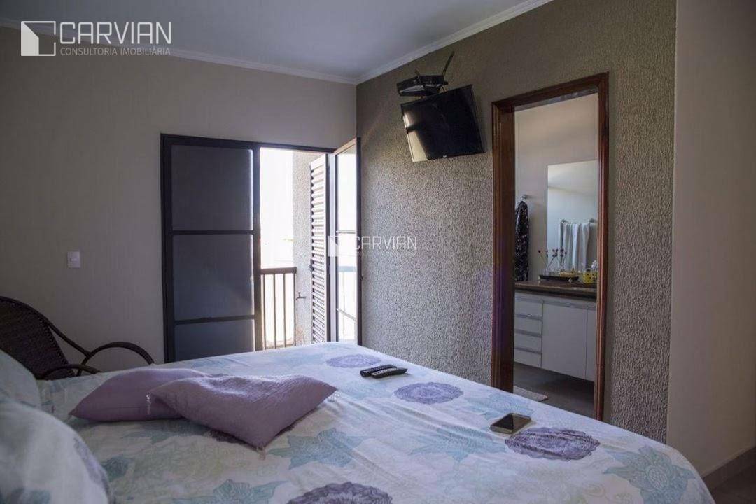 Casa à venda com 4 quartos, 380m² - Foto 10