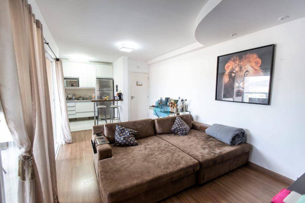 Apartamento à venda com 2 quartos, 69m² - Foto 4