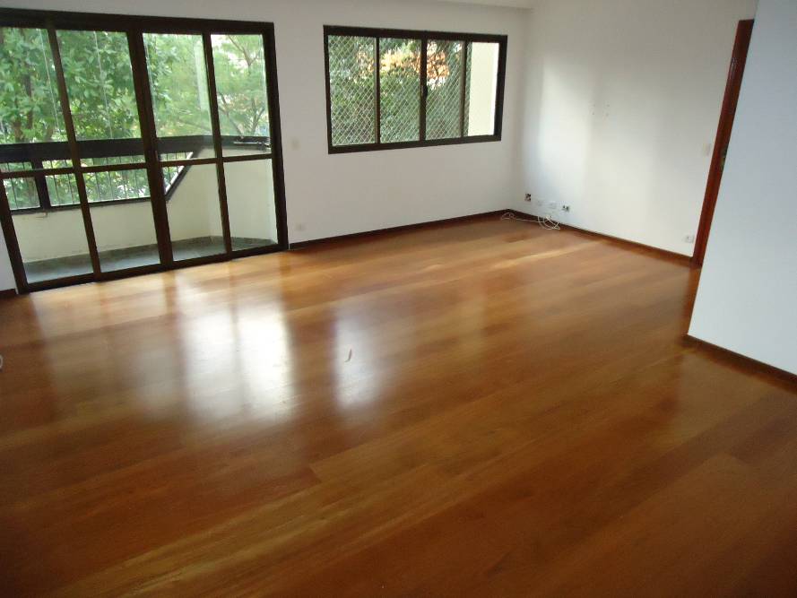 Apartamento para alugar com 3 quartos, 130m² - Foto 1