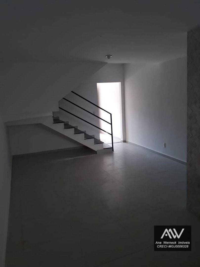 Casa à venda com 2 quartos, 149m² - Foto 2