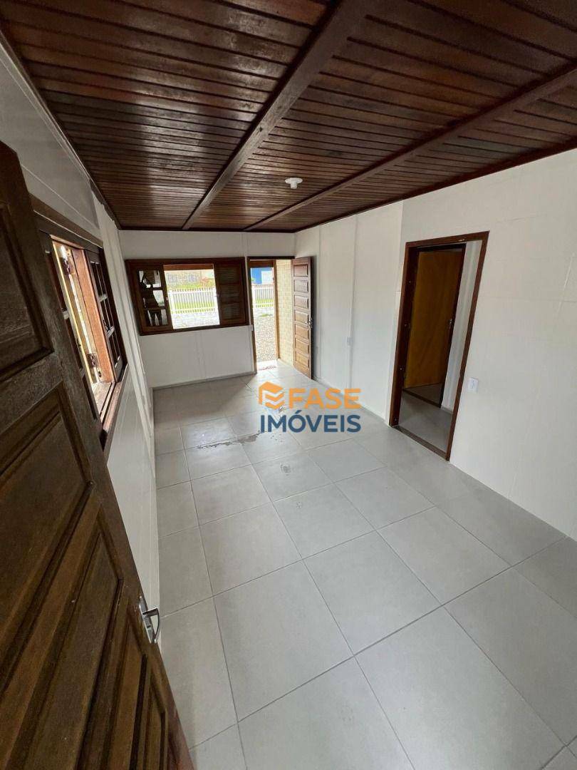 Casa à venda com 3 quartos, 65m² - Foto 3