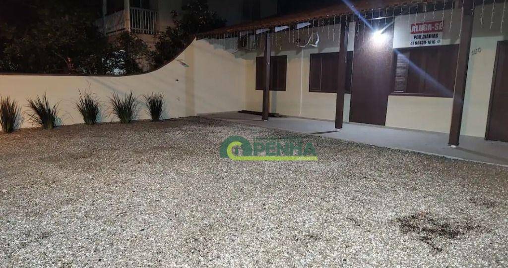 Casa à venda com 3 quartos, 140m² - Foto 2