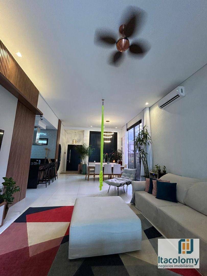 Casa de Condomínio à venda com 3 quartos, 220m² - Foto 2