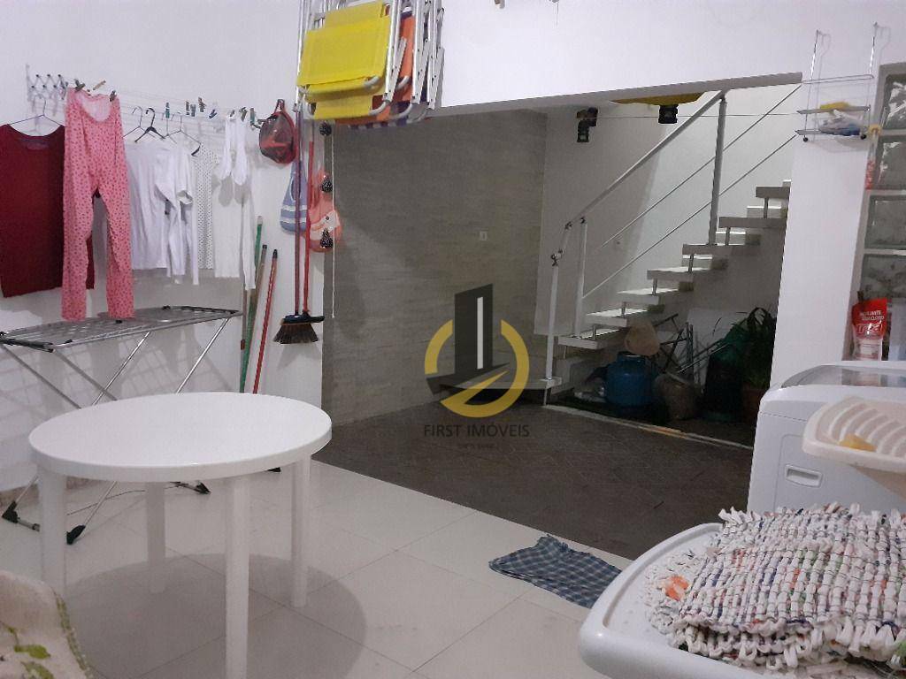 Sobrado à venda com 3 quartos, 200m² - Foto 8