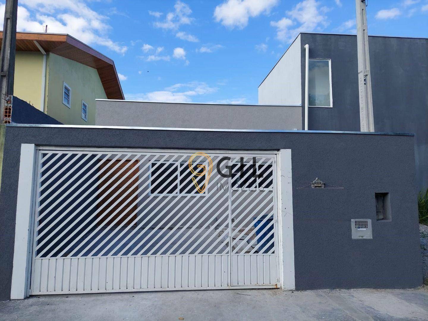 Casa à venda com 3 quartos, 94m² - Foto 1