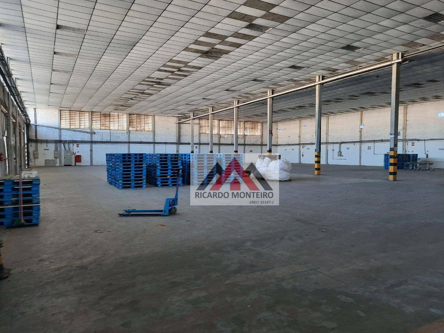 Depósito-Galpão-Armazém para alugar, 2500m² - Foto 9