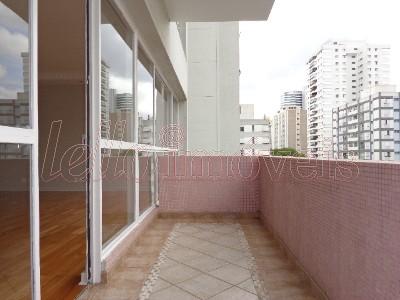 Apartamento para alugar com 3 quartos, 230m² - Foto 4