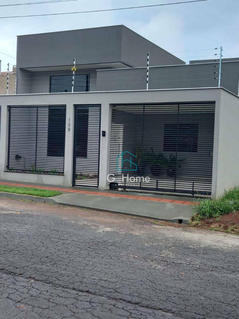 Casa à venda com 3 quartos, 111m² - Foto 1