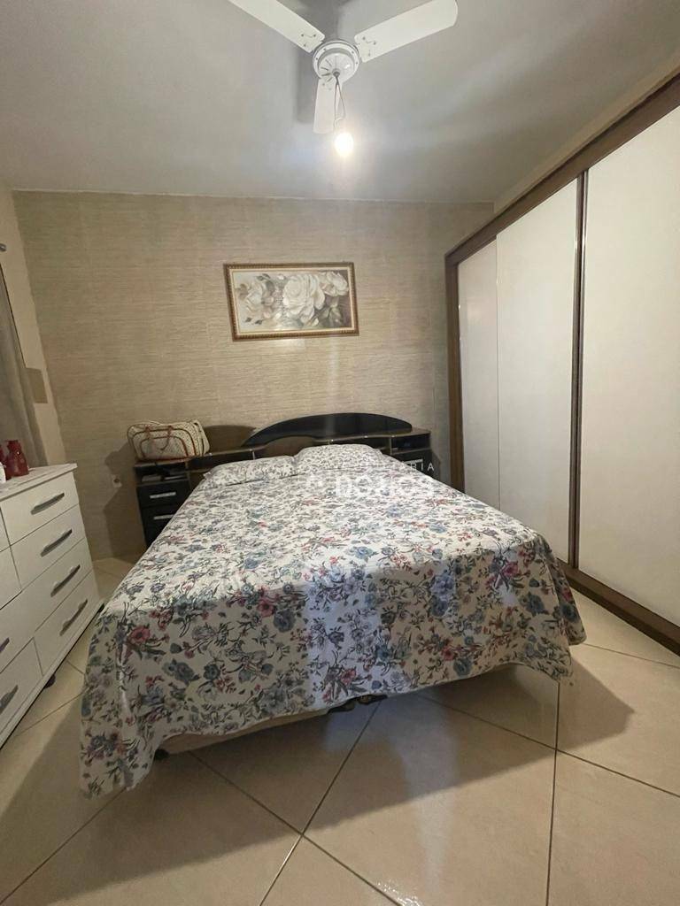 Casa à venda com 3 quartos, 200m² - Foto 18