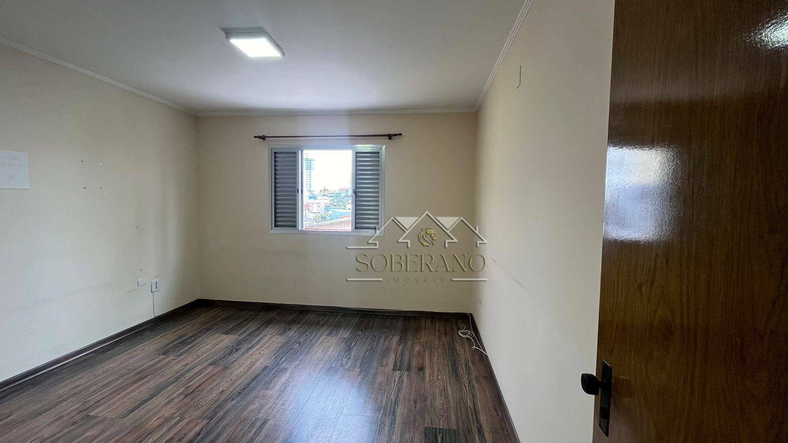 Casa à venda com 3 quartos, 313m² - Foto 2