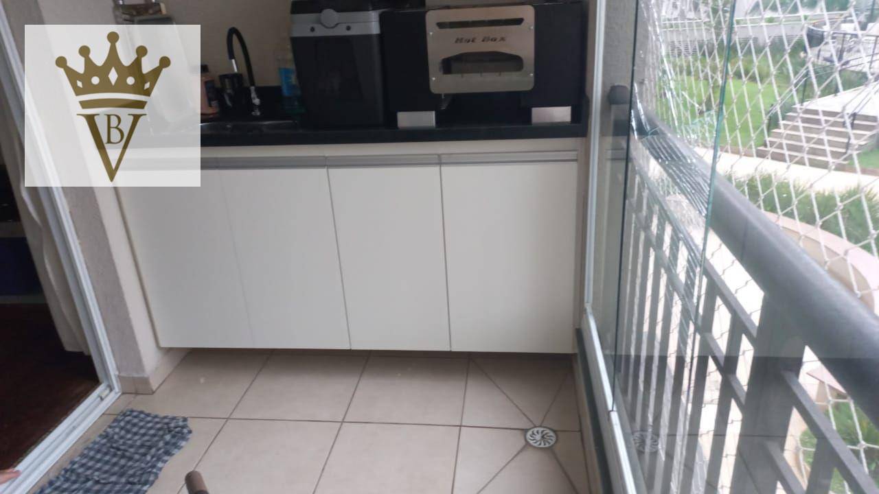 Apartamento à venda com 3 quartos, 70m² - Foto 2