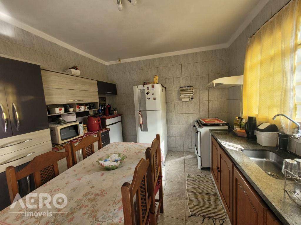 Casa à venda com 2 quartos, 156m² - Foto 22