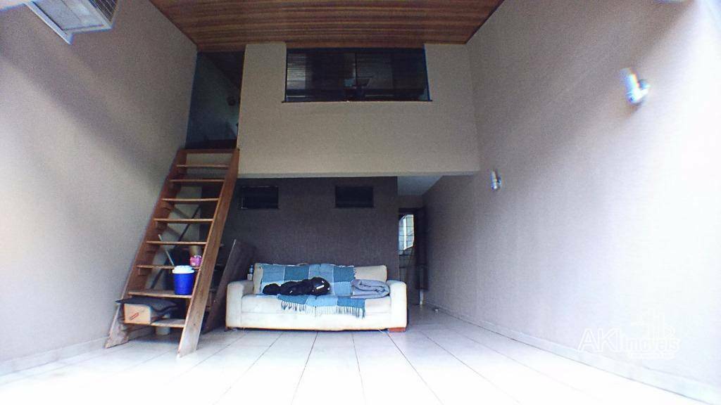 Casa à venda com 4 quartos, 165m² - Foto 3