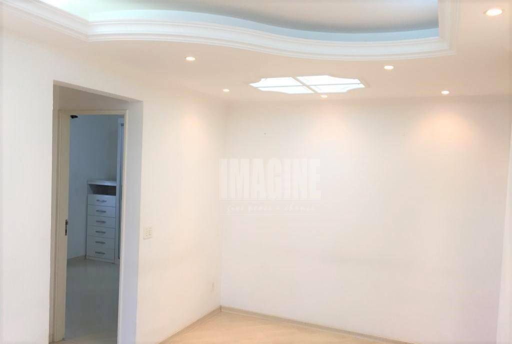 Apartamento à venda com 2 quartos, 45m² - Foto 2