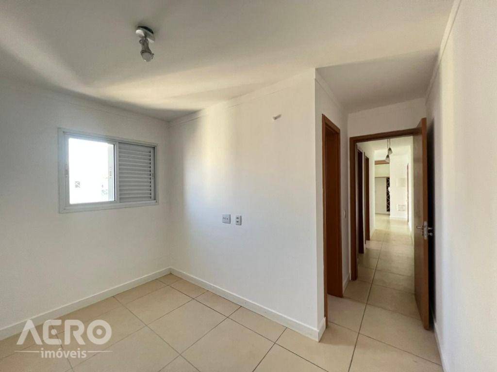 Apartamento para alugar com 2 quartos, 65m² - Foto 10