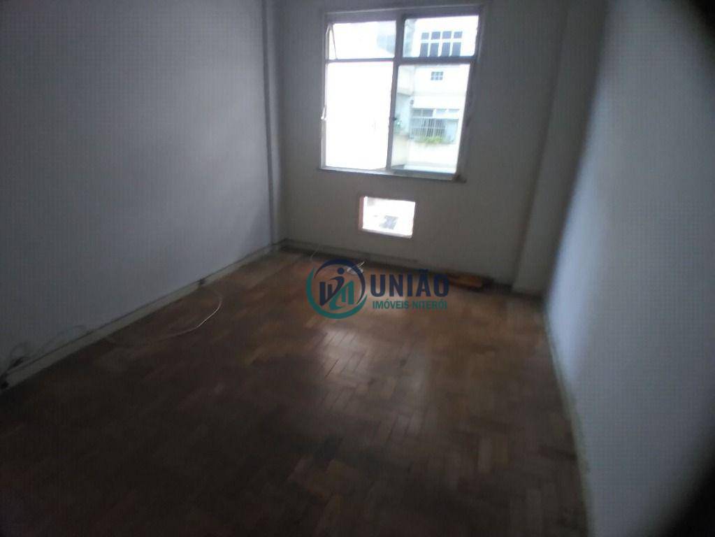 Apartamento à venda com 3 quartos, 100m² - Foto 9