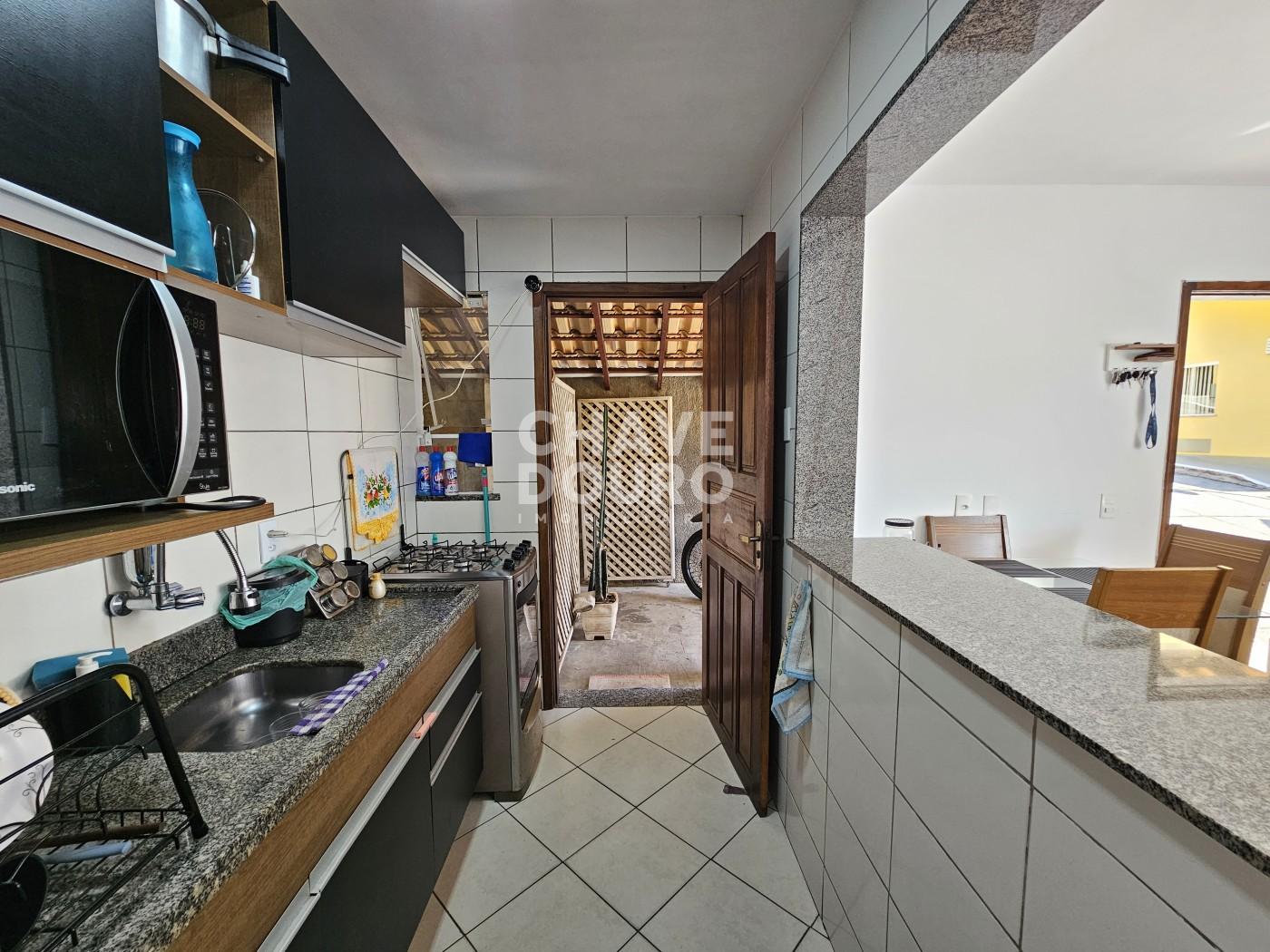 Casa à venda com 2 quartos, 52m² - Foto 11