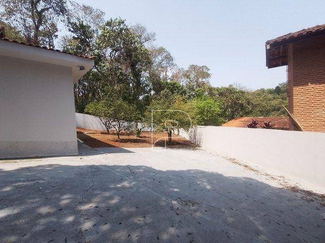 Casa de Condomínio para alugar com 4 quartos, 300m² - Foto 24