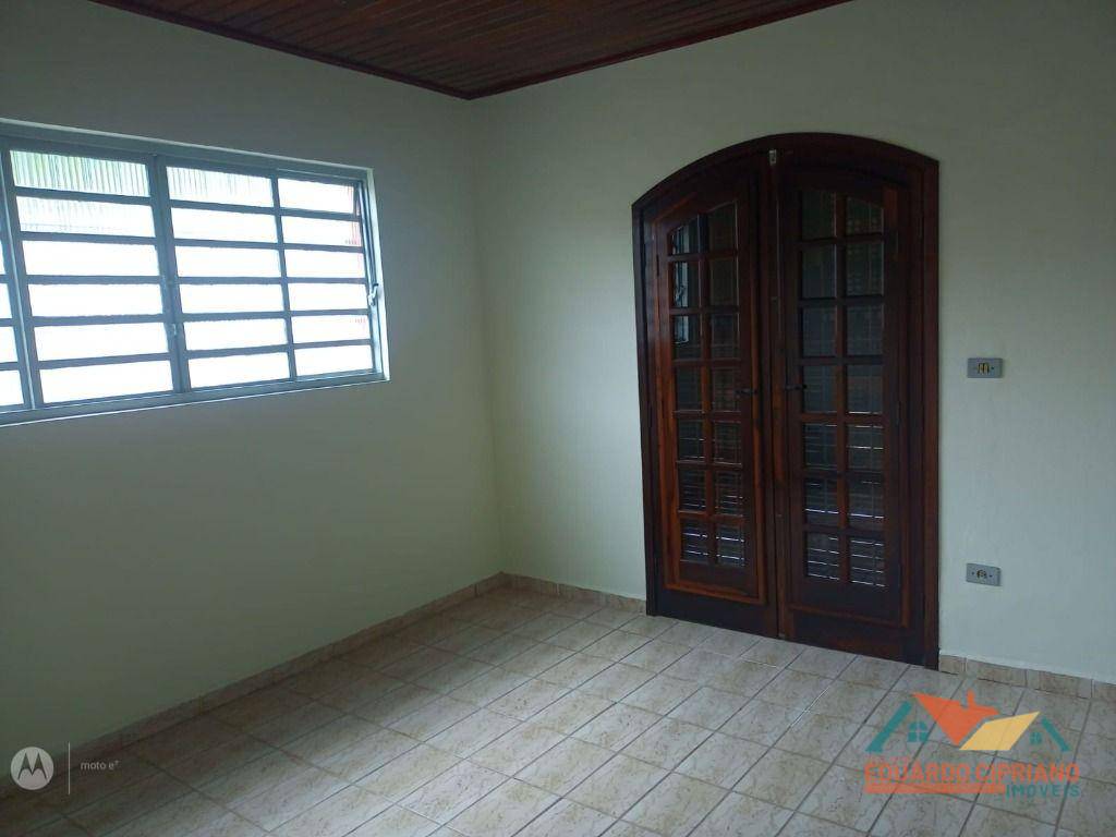 Casa para alugar com 2 quartos, 80m² - Foto 5