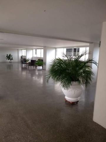 Apartamento à venda com 2 quartos, 105m² - Foto 2