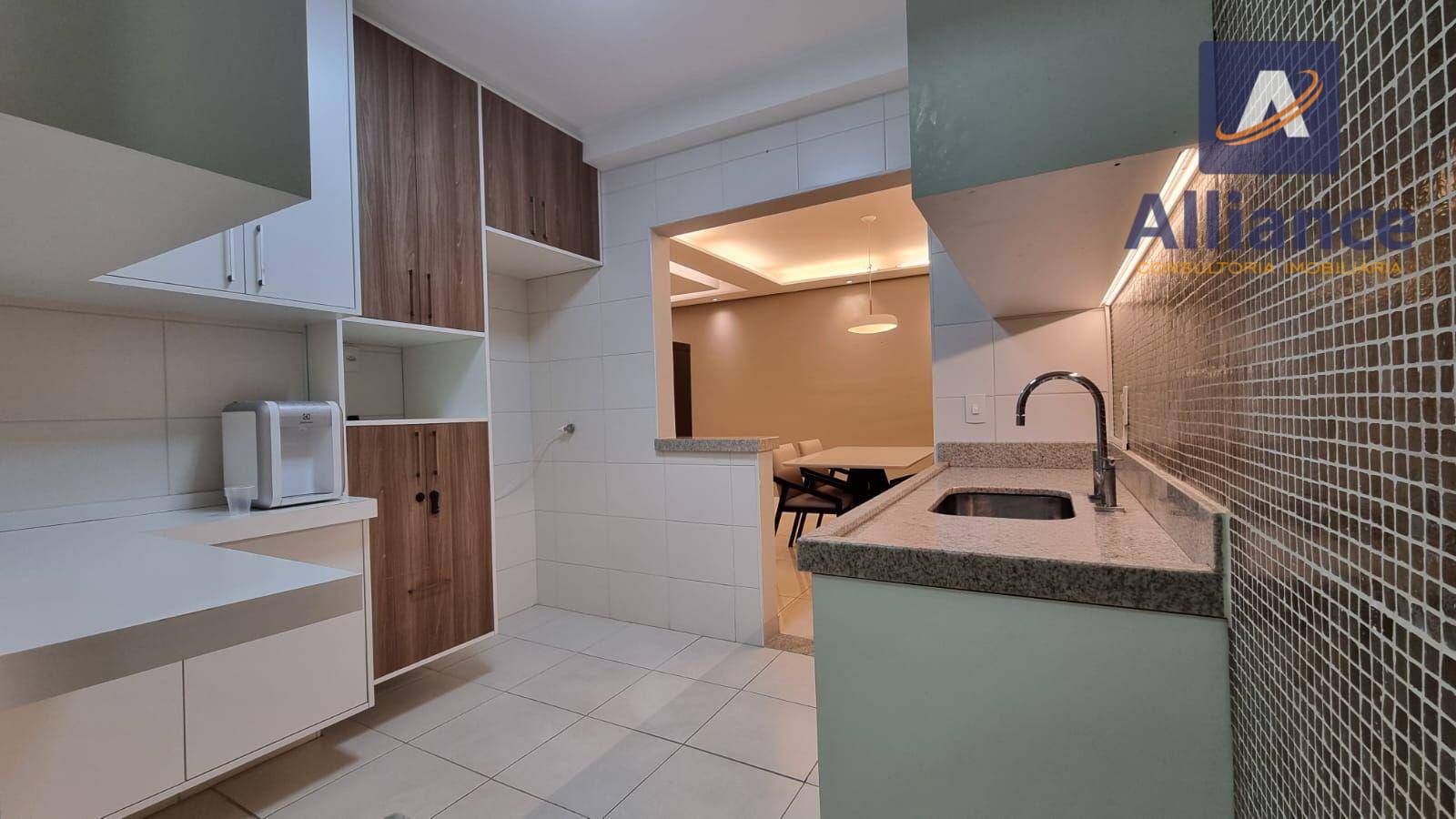 Apartamento à venda com 3 quartos, 96m² - Foto 4