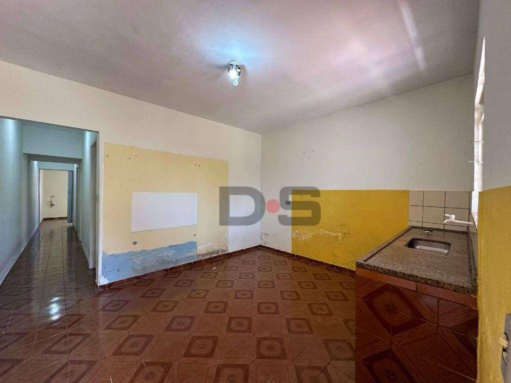 Casa à venda com 2 quartos, 64m² - Foto 8