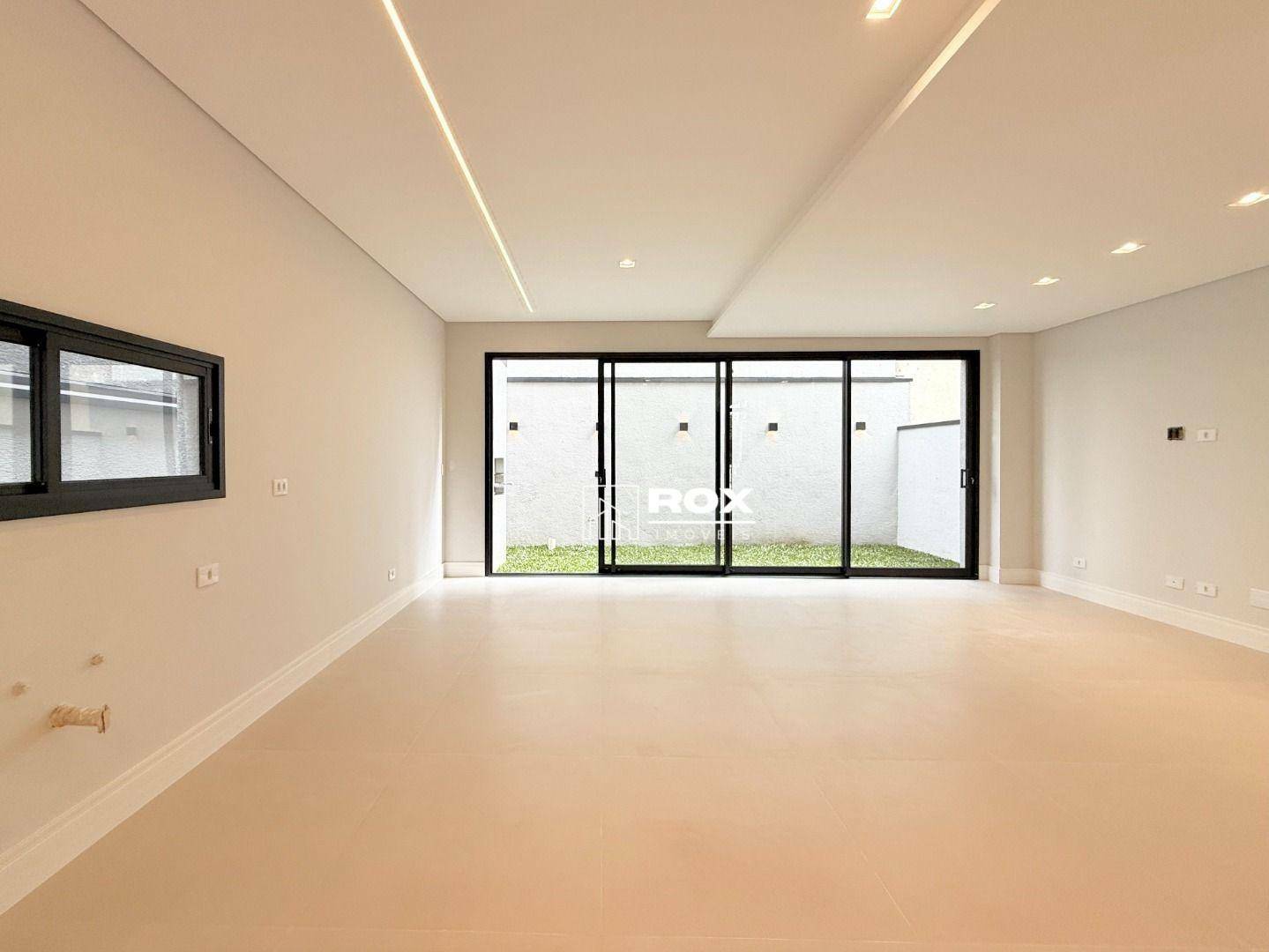 Casa de Condomínio à venda com 4 quartos, 190m² - Foto 2