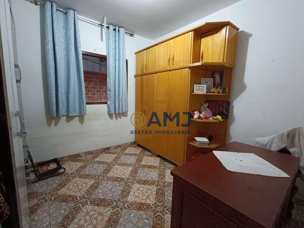 Casa à venda com 2 quartos, 220m² - Foto 10