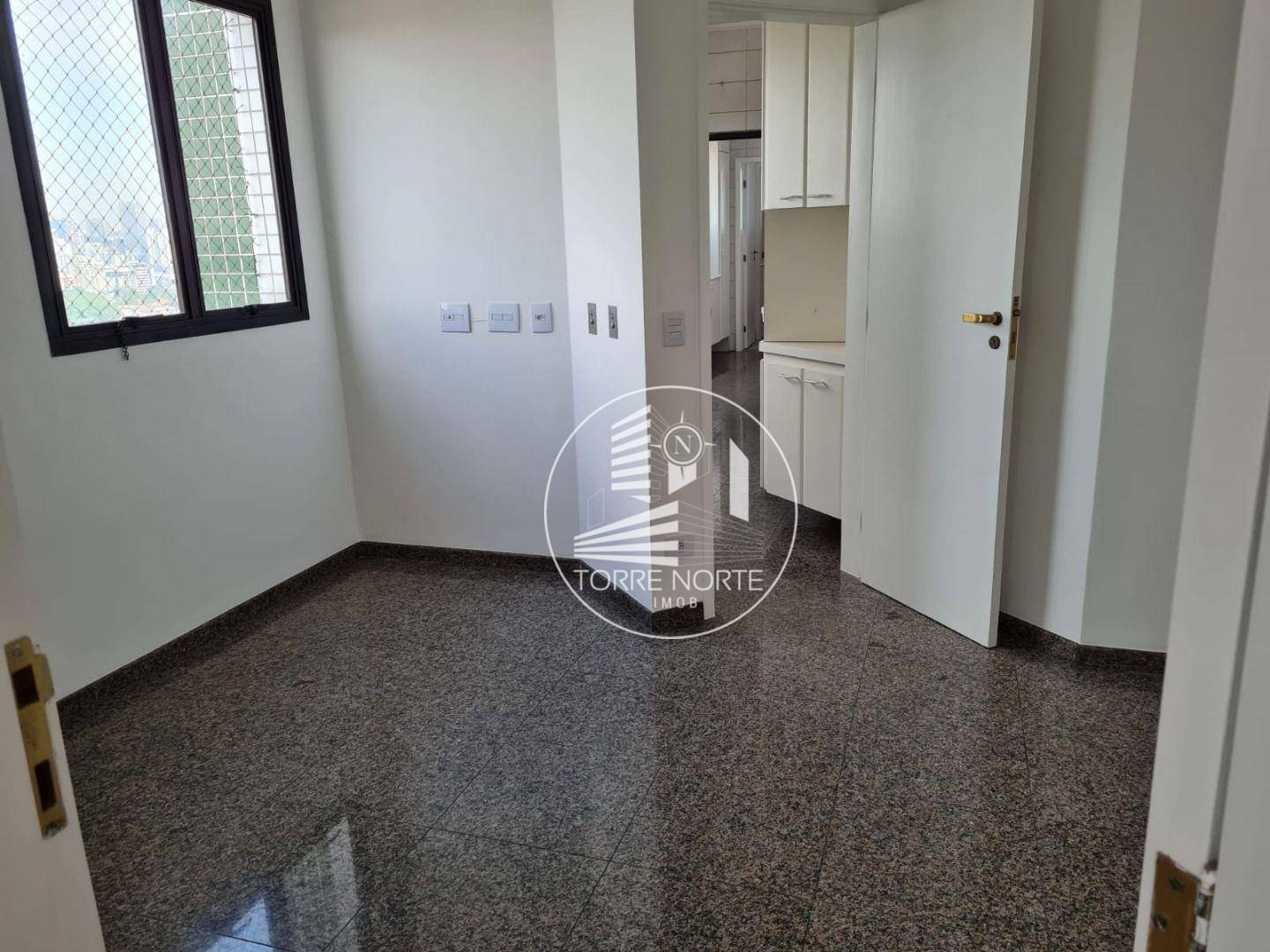 Apartamento à venda com 4 quartos, 220m² - Foto 12