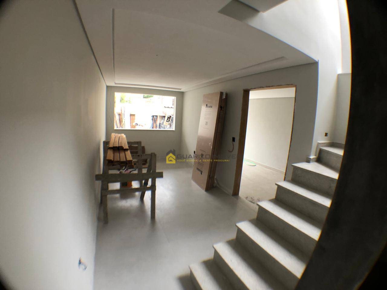 Sobrado à venda com 3 quartos, 180m² - Foto 1