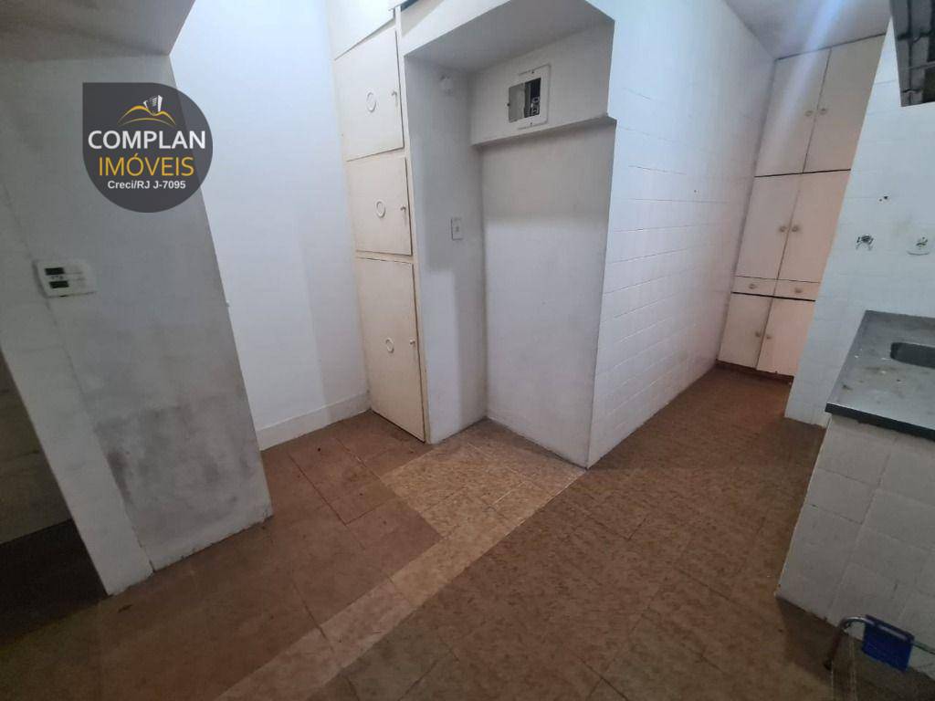 Apartamento à venda com 2 quartos, 67m² - Foto 14