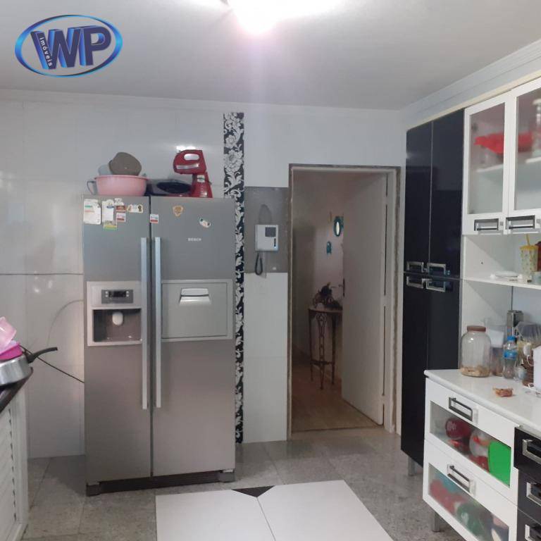 Sobrado à venda com 4 quartos, 200m² - Foto 12