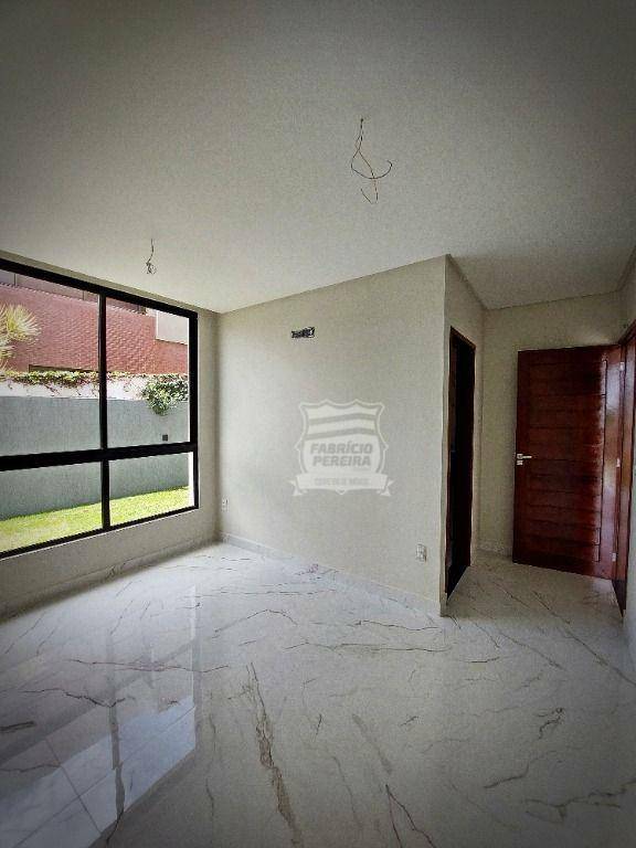 Casa de Condomínio à venda com 5 quartos, 340m² - Foto 9
