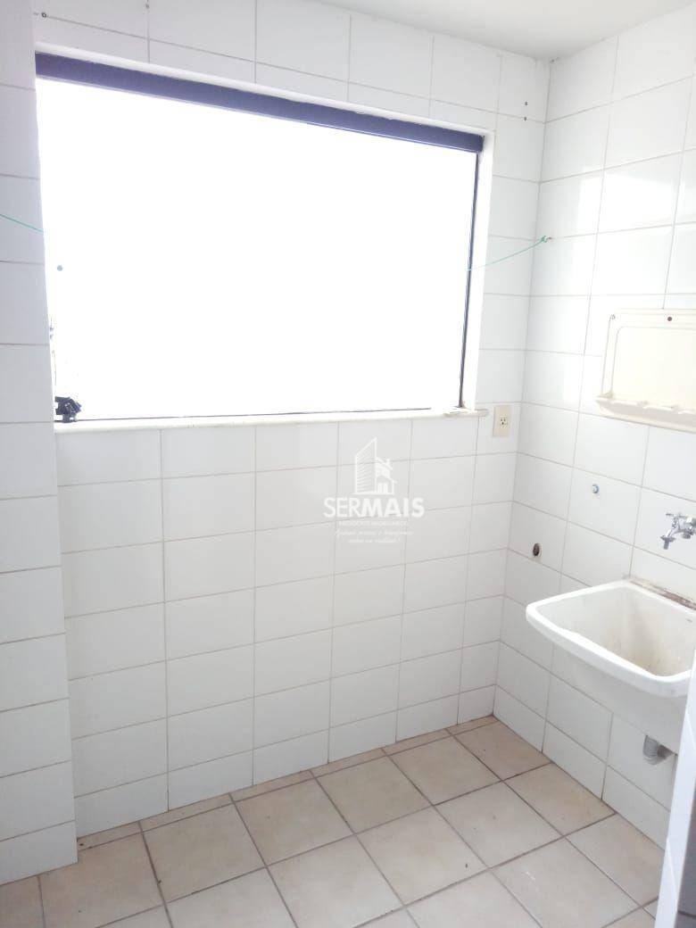 Apartamento para alugar com 3 quartos, 420m² - Foto 2