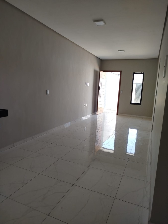 Casa à venda com 3 quartos, 69m² - Foto 4