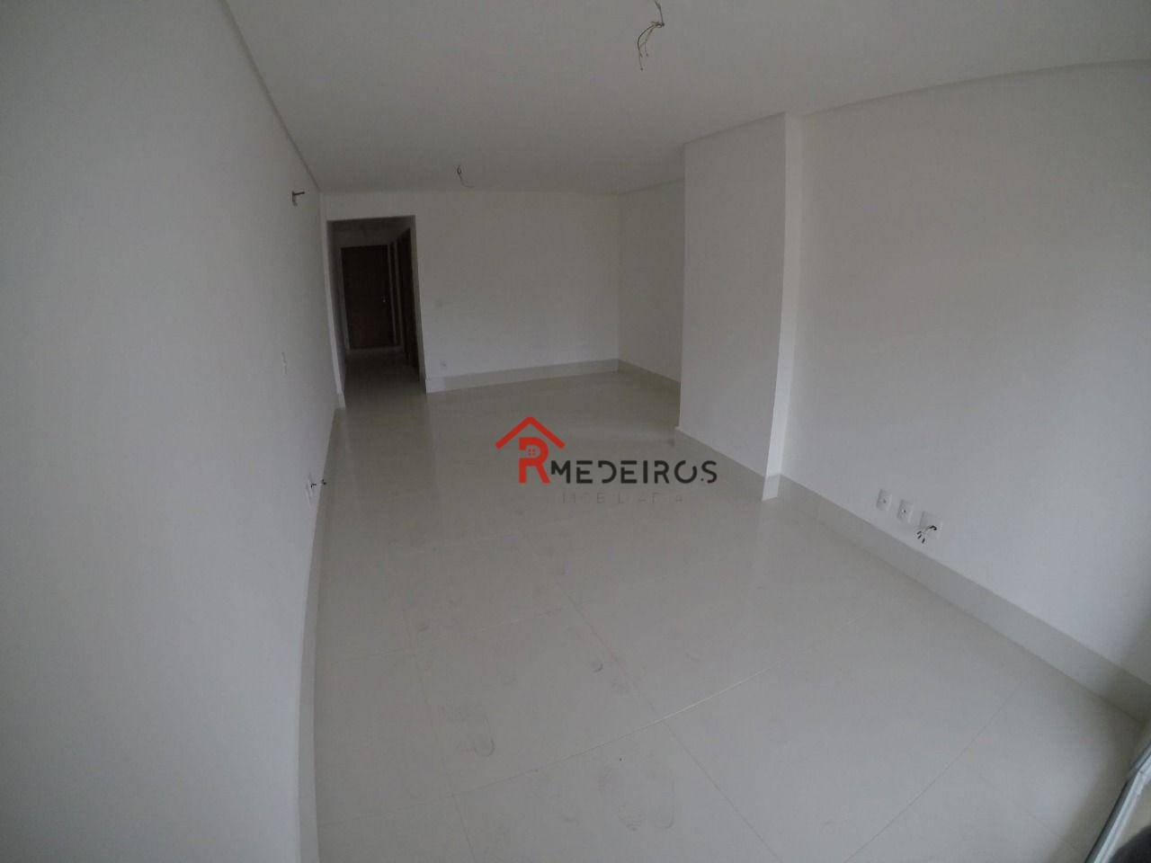 Apartamento à venda com 3 quartos, 150m² - Foto 3