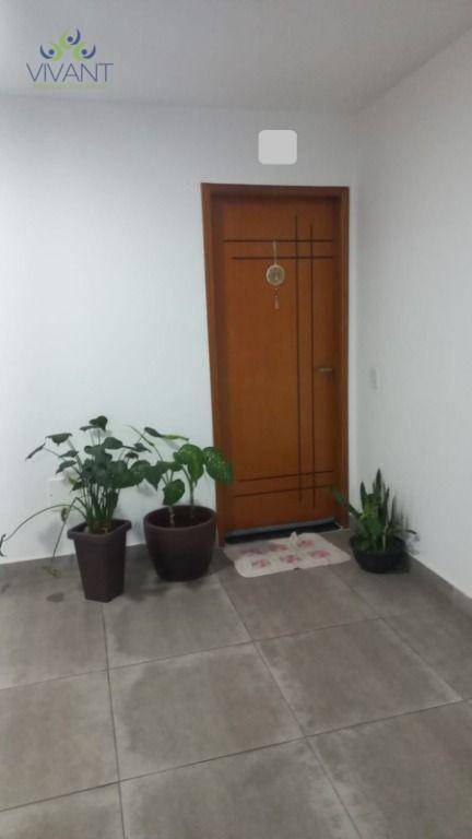 Apartamento à venda com 2 quartos, 62m² - Foto 2