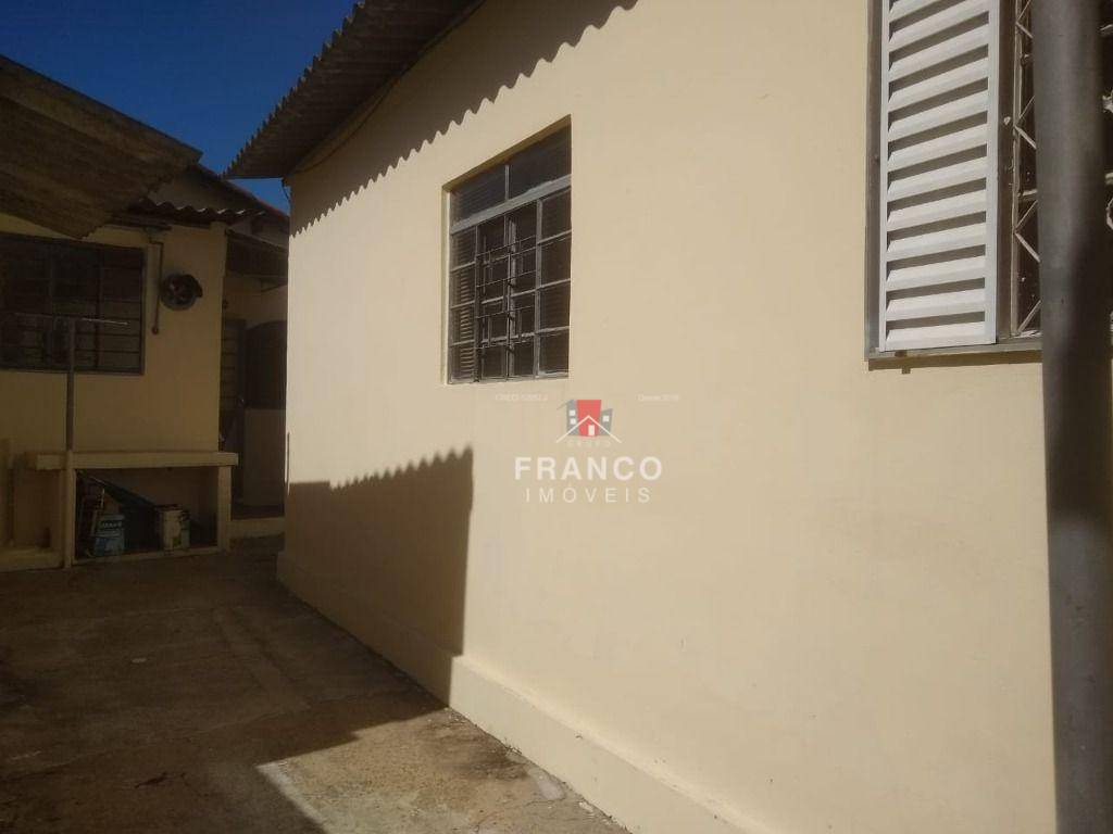 Casa à venda com 3 quartos, 83m² - Foto 13