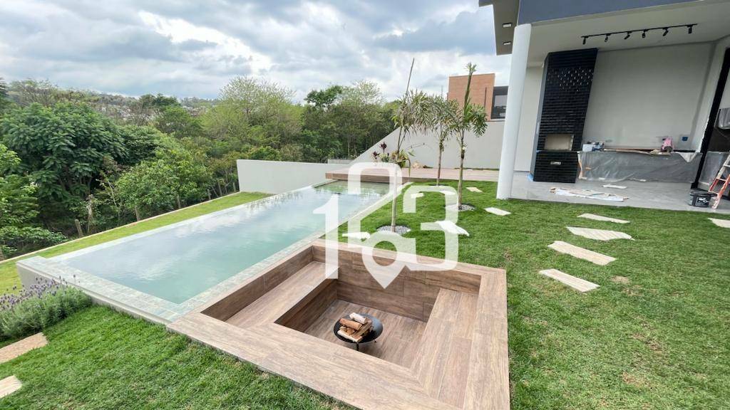 Casa de Condomínio à venda com 3 quartos, 278m² - Foto 2