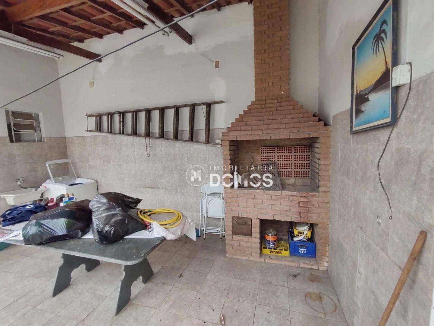 Casa à venda com 3 quartos, 170m² - Foto 2