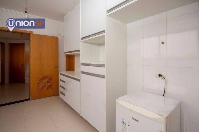 Apartamento à venda com 4 quartos, 208m² - Foto 16