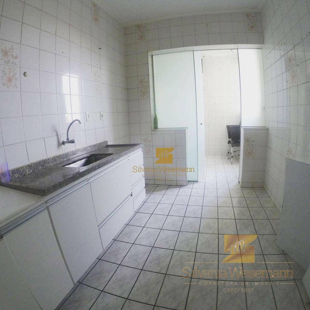 Apartamento à venda com 2 quartos, 79m² - Foto 3