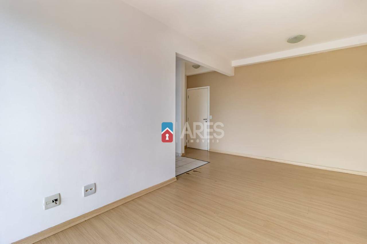 Apartamento à venda com 3 quartos, 69m² - Foto 2