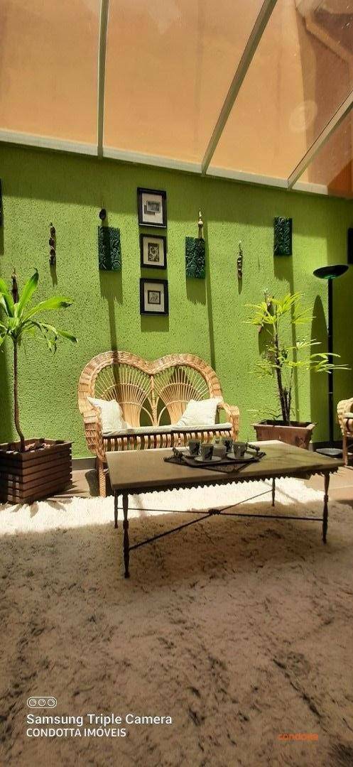 Casa para alugar com 4 quartos, 285m² - Foto 9
