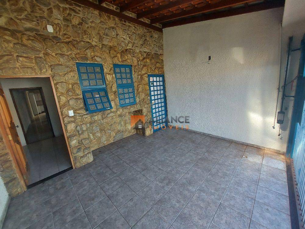 Casa à venda com 2 quartos, 125M2 - Foto 2