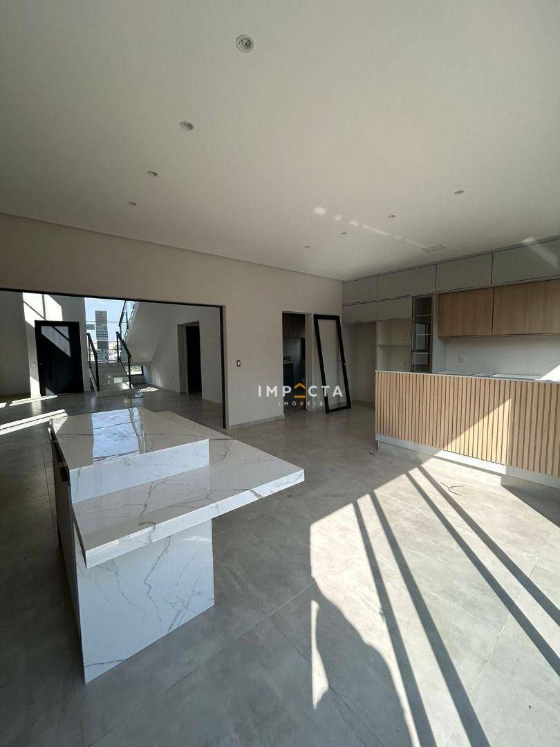 Casa à venda com 4 quartos, 256m² - Foto 9