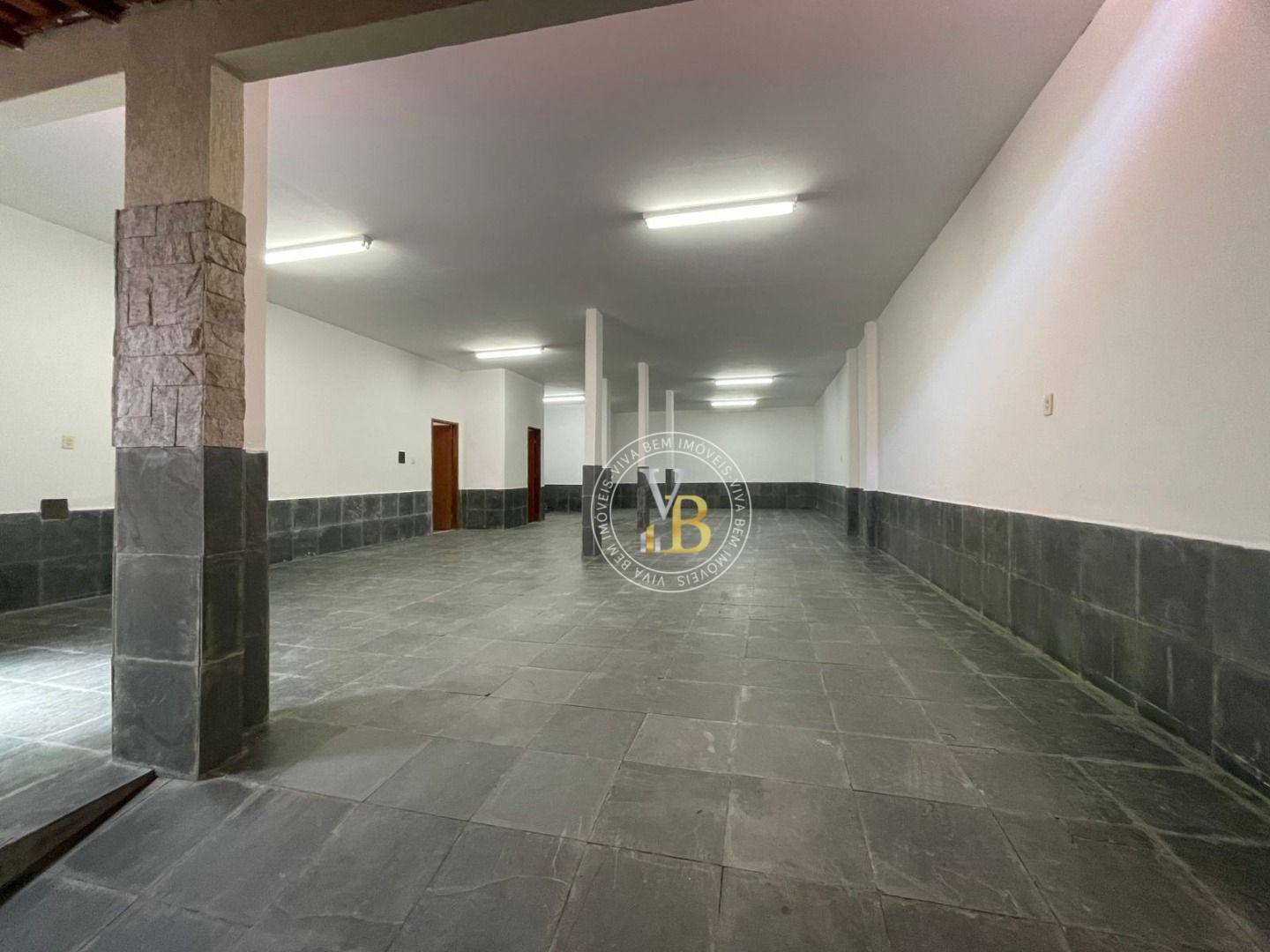 Casa à venda com 3 quartos, 360m² - Foto 3