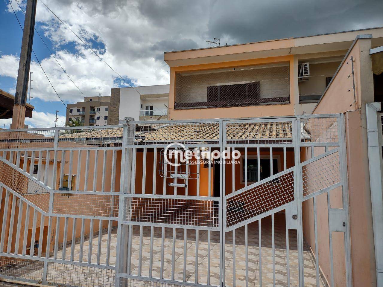 Casa à venda e aluguel com 3 quartos, 150m² - Foto 2