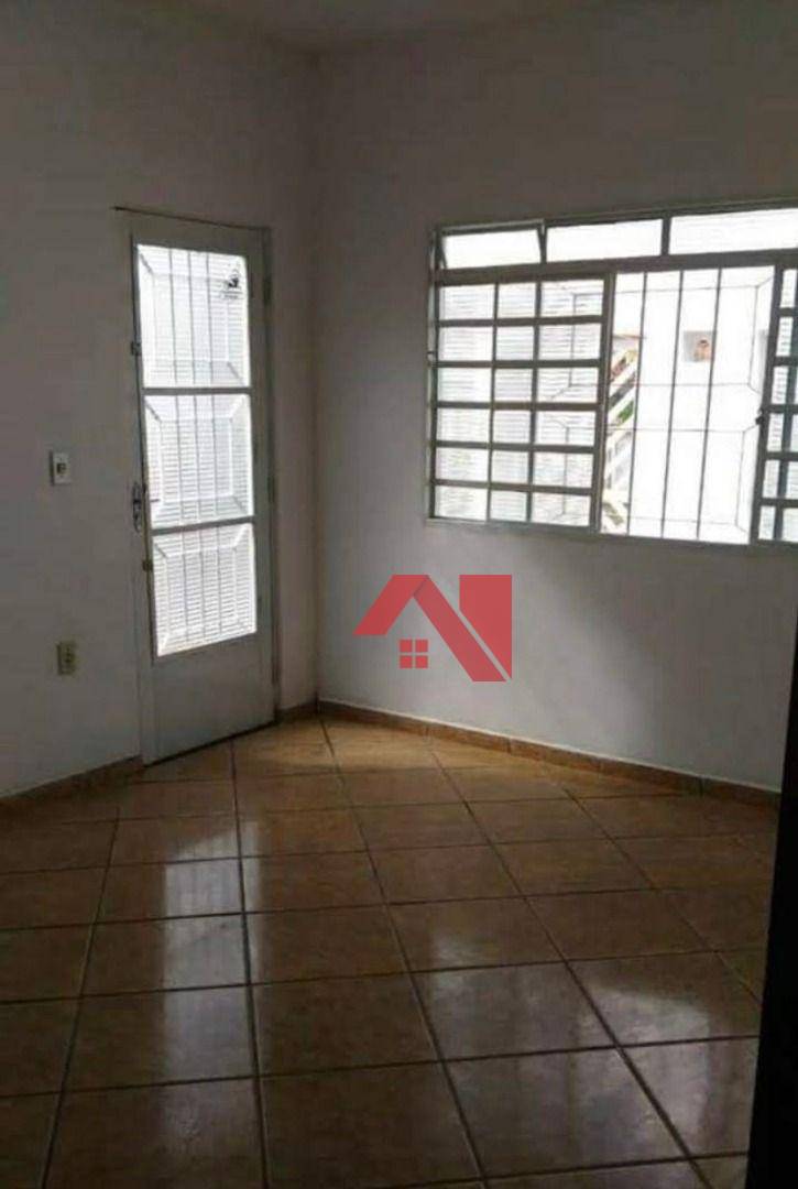 Casa à venda com 2 quartos, 115m² - Foto 2