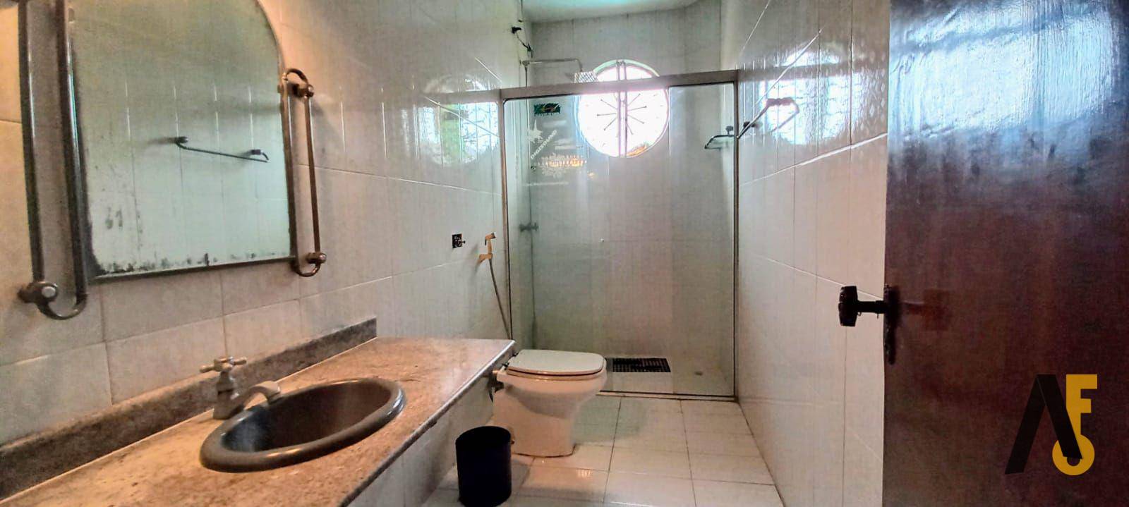 Casa de Condomínio à venda com 4 quartos, 350m² - Foto 28